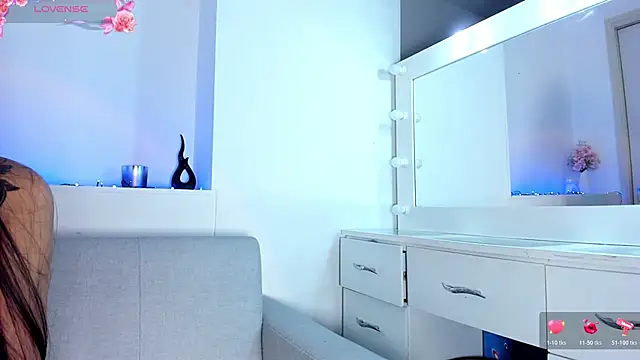 Snapshot of Alykass chatting on November 28, 10:10 pm Alykass online show from November 28, 10:10 pm