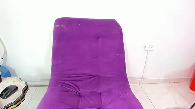 Nini Beyker online show from November 22, 1:10 pm