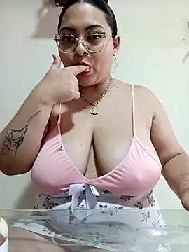 Snapshot of RachelCute1 chatting on September 17, 1:02 pm RachelCute1 online show from September 17, 1:02 pm