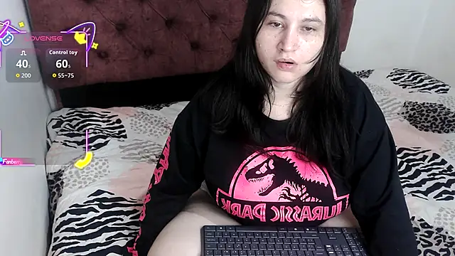 Snapshot of victoriadaniela chatting on November 28, 10:10 pm victoriadaniela online show from November 28, 10:10 pm