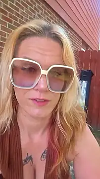 Snapshot of RhondaRump chatting on June 11, 3:09 pm RhondaRump online show from June 11, 3:09 pm
