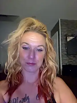 Snapshot of RhondaRump chatting on May 28, 5:26 am RhondaRump online show from May 28, 5:26 am