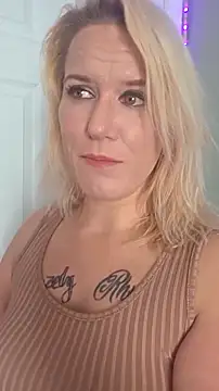 Snapshot of RhondaRump chatting on November 12, 5:39 pm RhondaRump online show from November 12, 5:39 pm