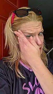 Snapshot of RhondaRump chatting on July 16, 2:58 pm RhondaRump online show from July 16, 2:58 pm