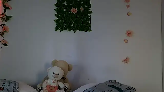 Snapshot of abella-lemus chatting on February 24, 7:15 pm abella-lemus online show from February 24, 7:15 pm