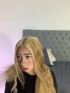 Snapshot of lily_Bliss chatting on September 12, 10:53 pm lily Bliss online show from September 12, 10:53 pm