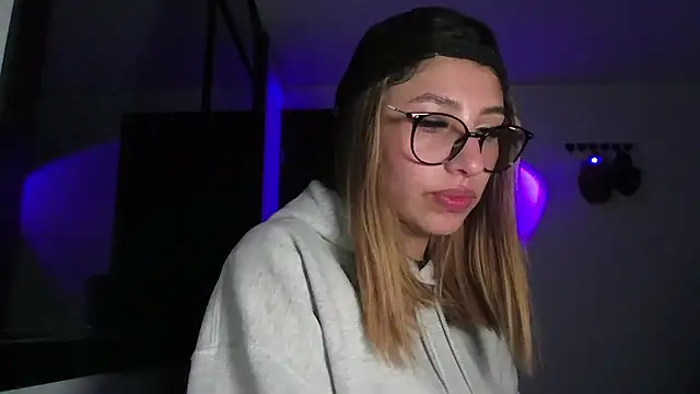 AriaBliss- online show from November 14, 8:18 am