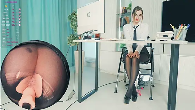 milahouston online show from November 29, 7:19 am