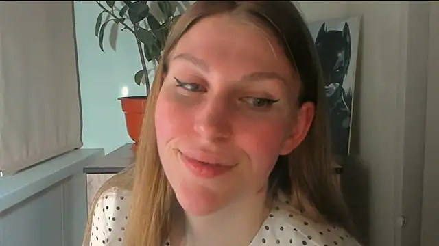 JuliaMuuun online show from March 26, 6:50 pm