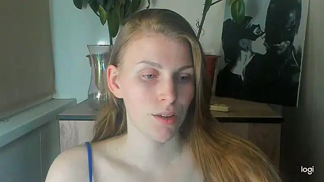 JuliaMuuun online show from May 20, 9:01 pm