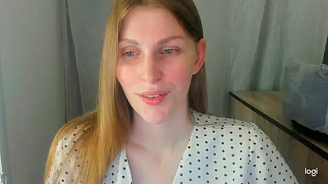 Snapshot of JuliaMuuun chatting on June 22, 9:56 pm JuliaMuuun online show from June 22, 9:56 pm