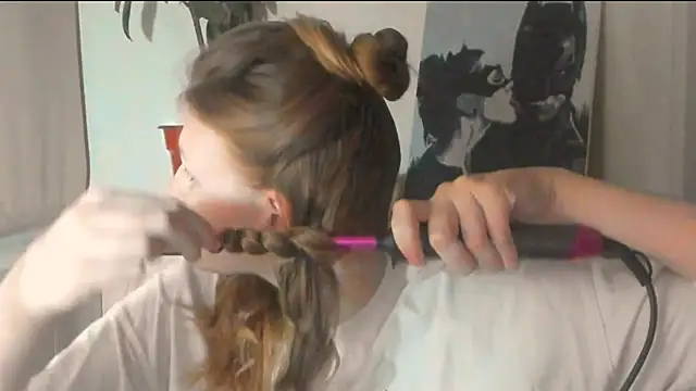 JuliaMuuun online show from March 21, 7:51 pm