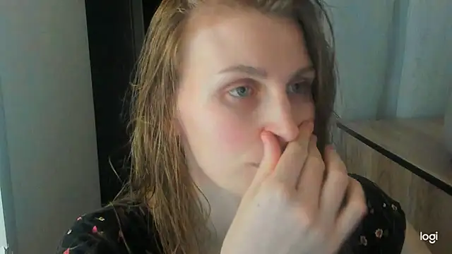 Snapshot of JuliaMuuun chatting on June 15, 9:58 pm JuliaMuuun online show from June 15, 9:58 pm