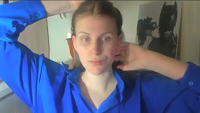 JuliaMuuun online show from April 7, 7:48 pm