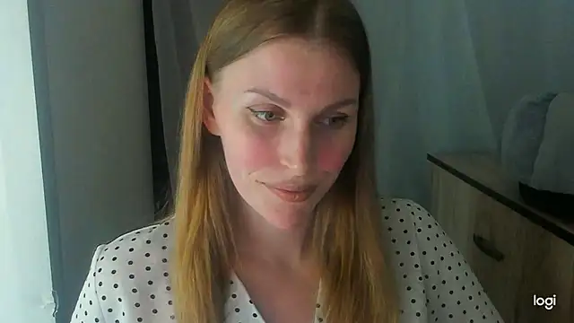 Snapshot of JuliaMuuun chatting on June 7, 8:03 pm JuliaMuuun online show from June 7, 8:03 pm
