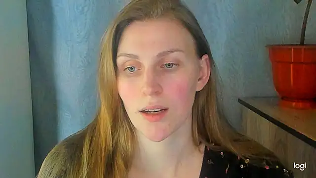 JuliaMuuun online show from May 30, 7:19 pm
