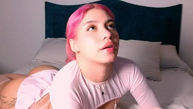 Snapshot of angelinhaaa chatting on November 16, 3:33 am angelinhaaa online show from November 16, 3:33 am