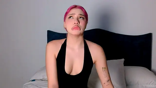 Snapshot of angelinhaaa chatting on November 14, 12:25 am angelinhaaa online show from November 14, 12:25 am