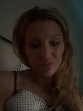 Snapshot of BaddieBossXX2 chatting on June 6, 12:54 pm BaddieBossXX2 online show from June 6, 12:54 pm
