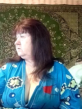 Snapshot of CrystalLime6411 chatting on February 25, 11:43 am CrystalLime6411 online show from February 25, 11:43 am