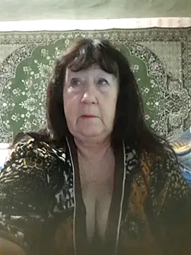 Snapshot of CrystalLime6411 chatting on November 29, 4:56 am CrystalLime6411 online show from November 29, 4:56 am