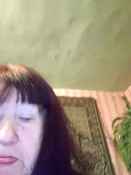 Snapshot of CrystalLime6411 chatting on February 24, 10:21 pm CrystalLime6411 online show from February 24, 10:21 pm