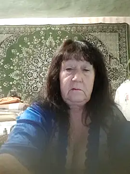 Snapshot of CrystalLime6411 chatting on November 8, 6:55 pm CrystalLime6411 online show from November 8, 6:55 pm