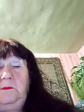 Snapshot of CrystalLime6411 chatting on January 14, 6:11 pm CrystalLime6411 online show from January 14, 6:11 pm