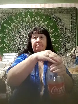 Snapshot of CrystalLime6411 chatting on October 25, 9:48 pm CrystalLime6411 online show from October 25, 9:48 pm