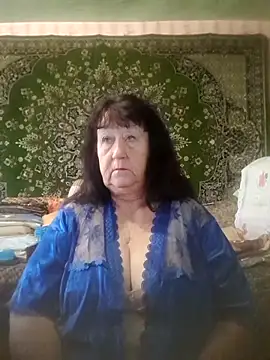 Snapshot of CrystalLime6411 chatting on October 29, 5:39 am CrystalLime6411 online show from October 29, 5:39 am