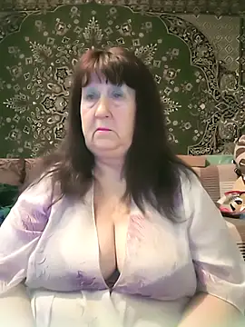 CrystalLime6411 online show from April 14, 2:33 pm