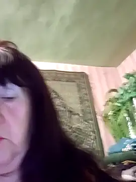 Snapshot of CrystalLime6411 chatting on January 6, 5:50 pm CrystalLime6411 online show from January 6, 5:50 pm