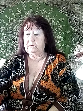 Snapshot of CrystalLime6411 chatting on February 27, 9:09 am CrystalLime6411 online show from February 27, 9:09 am