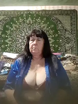 Snapshot of CrystalLime6411 chatting on October 22, 4:06 pm CrystalLime6411 online show from October 22, 4:06 pm