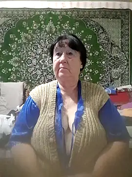 CrystalLime6411 online show from September 18, 6:05 am