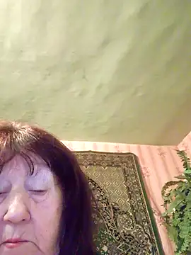 Snapshot of CrystalLime6411 chatting on February 27, 9:14 pm CrystalLime6411 online show from February 27, 9:14 pm