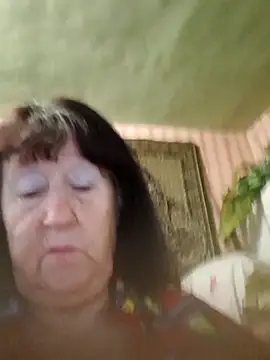 Snapshot of CrystalLime6411 chatting on November 15, 1:37 pm CrystalLime6411 online show from November 15, 1:37 pm