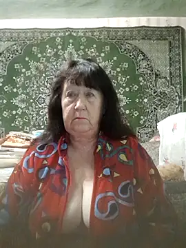 Snapshot of CrystalLime6411 chatting on November 14, 9:18 pm CrystalLime6411 online show from November 14, 9:18 pm