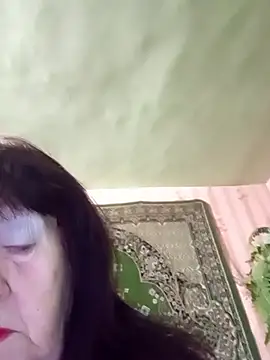 Snapshot of CrystalLime6411 chatting on January 17, 5:11 am CrystalLime6411 online show from January 17, 5:11 am