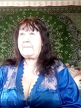 Snapshot of CrystalLime6411 chatting on February 21, 6:59 am CrystalLime6411 online show from February 21, 6:59 am