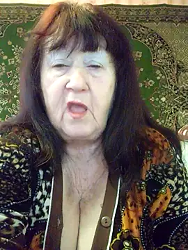 Snapshot of CrystalLime6411 chatting on February 26, 1:22 pm CrystalLime6411 online show from February 26, 1:22 pm