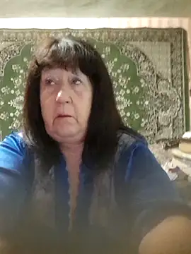 Snapshot of CrystalLime6411 chatting on November 23, 12:20 am CrystalLime6411 online show from November 23, 12:20 am