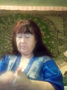 Snapshot of CrystalLime6411 chatting on February 14, 4:18 pm CrystalLime6411 online show from February 14, 4:18 pm