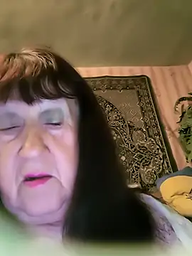 CrystalLime6411 online show from May 11, 5:31 am