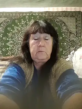 Snapshot of CrystalLime6411 chatting on November 5, 6:44 pm CrystalLime6411 online show from November 5, 6:44 pm