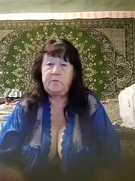 Snapshot of CrystalLime6411 chatting on November 20, 11:33 am CrystalLime6411 online show from November 20, 11:33 am