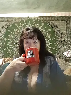 Snapshot of CrystalLime6411 chatting on November 25, 10:32 pm CrystalLime6411 online show from November 25, 10:32 pm