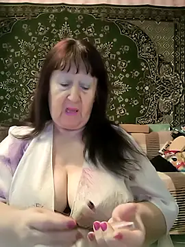 CrystalLime6411 online show from April 15, 4:00 pm