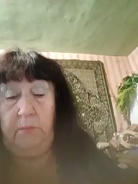 Snapshot of CrystalLime6411 chatting on October 21, 9:52 am CrystalLime6411 online show from October 21, 9:52 am