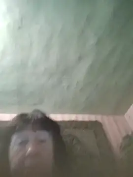 Snapshot of CrystalLime6411 chatting on October 24, 8:24 am CrystalLime6411 online show from October 24, 8:24 am